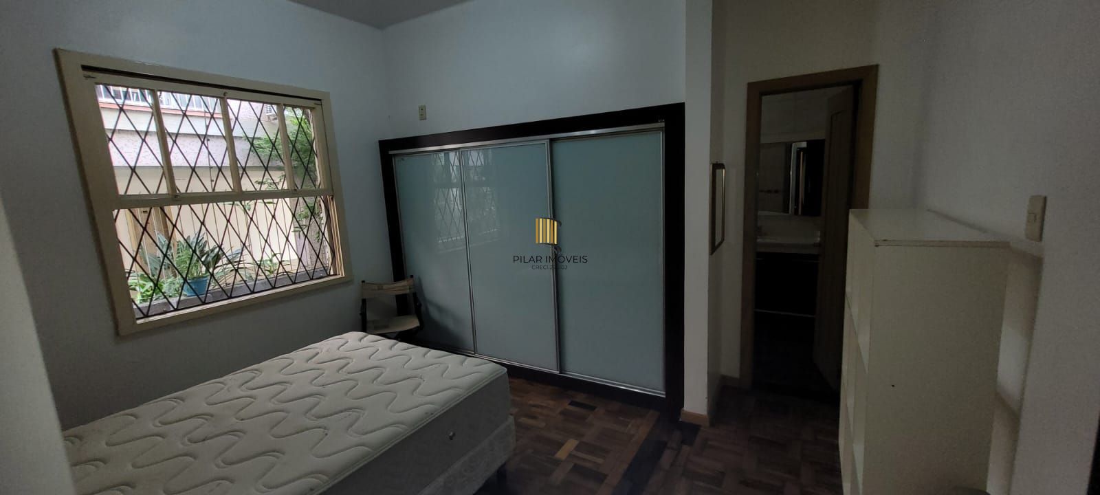 Casa 4 quartos reformada na Rua Andre Poente, residencial com potencial para comercial Próximo Hospital Moinhos de Vento