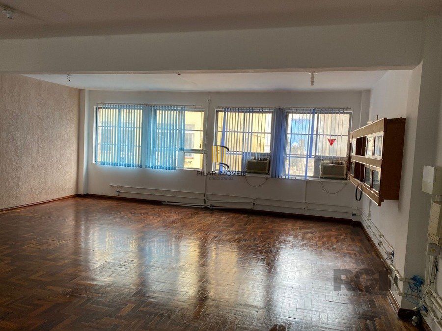 Excelente sala comercial com 89,26 m2 na Galeria do Rosário, Centro Histórico
