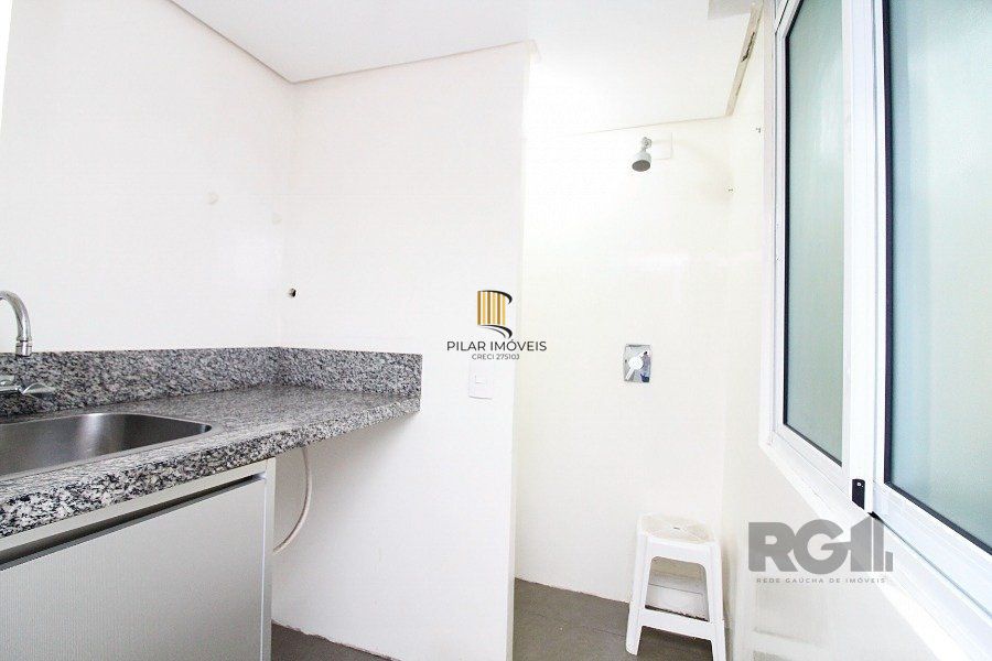 Venda Apartamento 3 quartos,  no bairro Moinhos de Vento com 2 banheiros, 1 lavabo, sem garagem