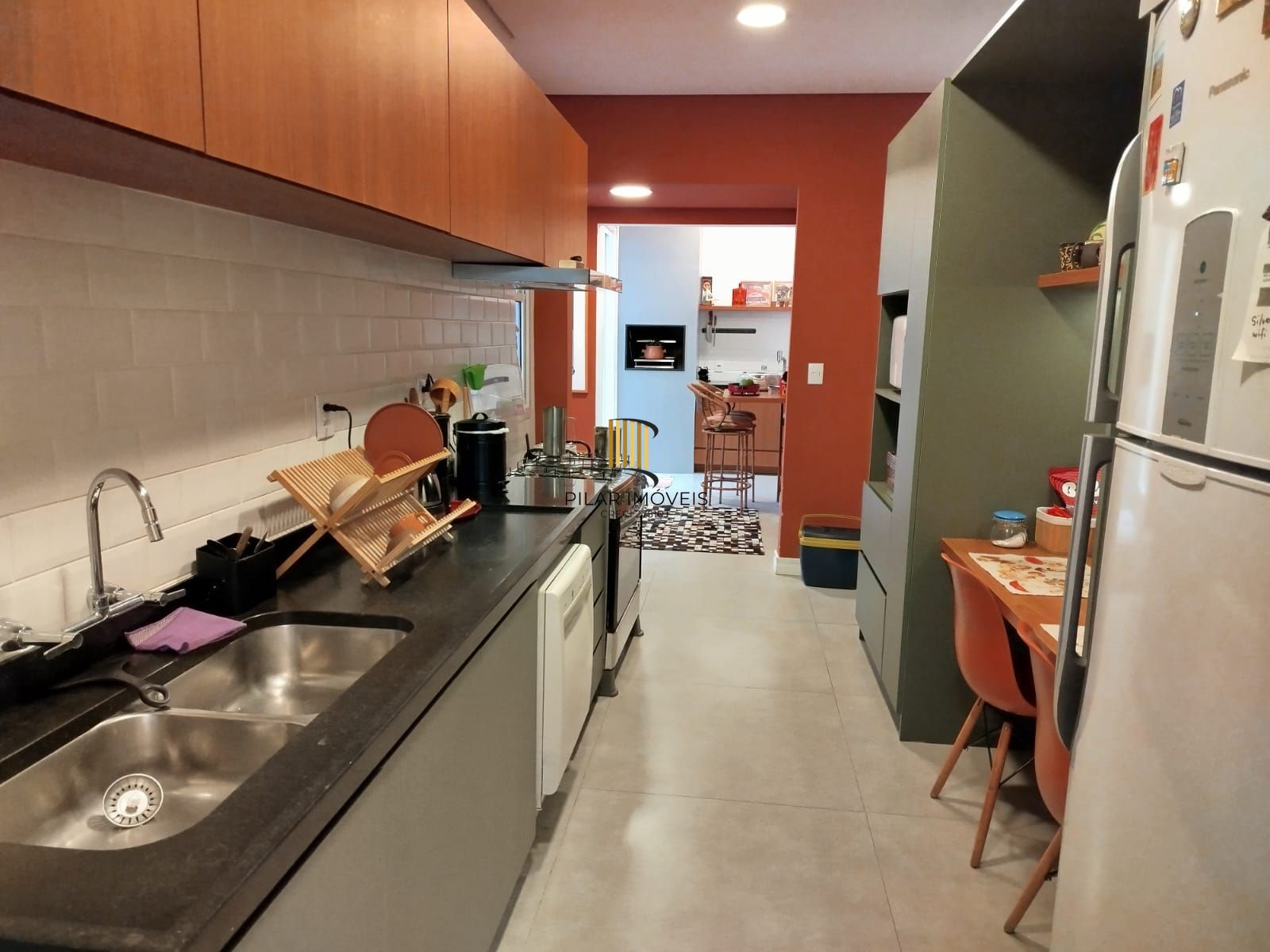 Venda Apartamento  03 dormitórios, transformados em 02, sendo um deles suíte Moinhos de vento Porto Alegre