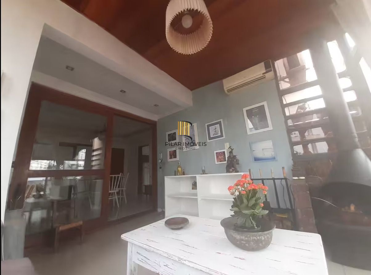 Linda cobertura horizontal com 113,18 m2 , no bairro Higienopolis, de 02 dormitórios, suite master