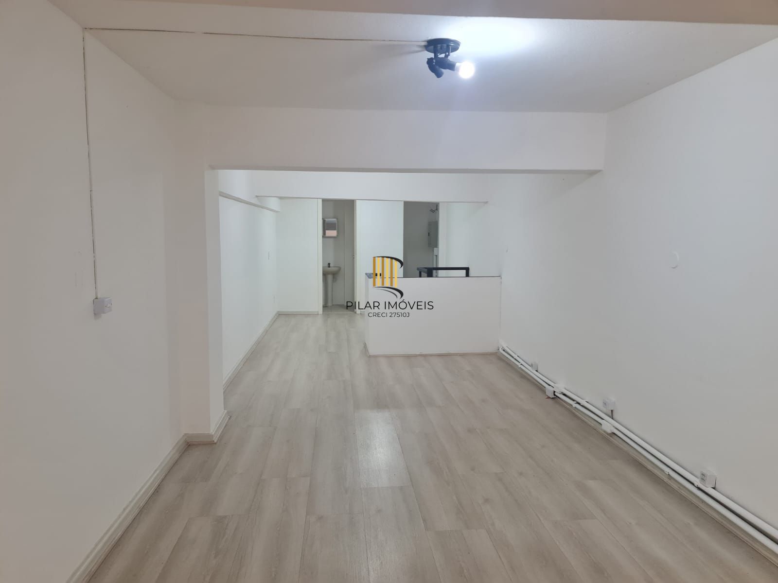 Excelente sala comercial no coração do bairro Bom Fim.