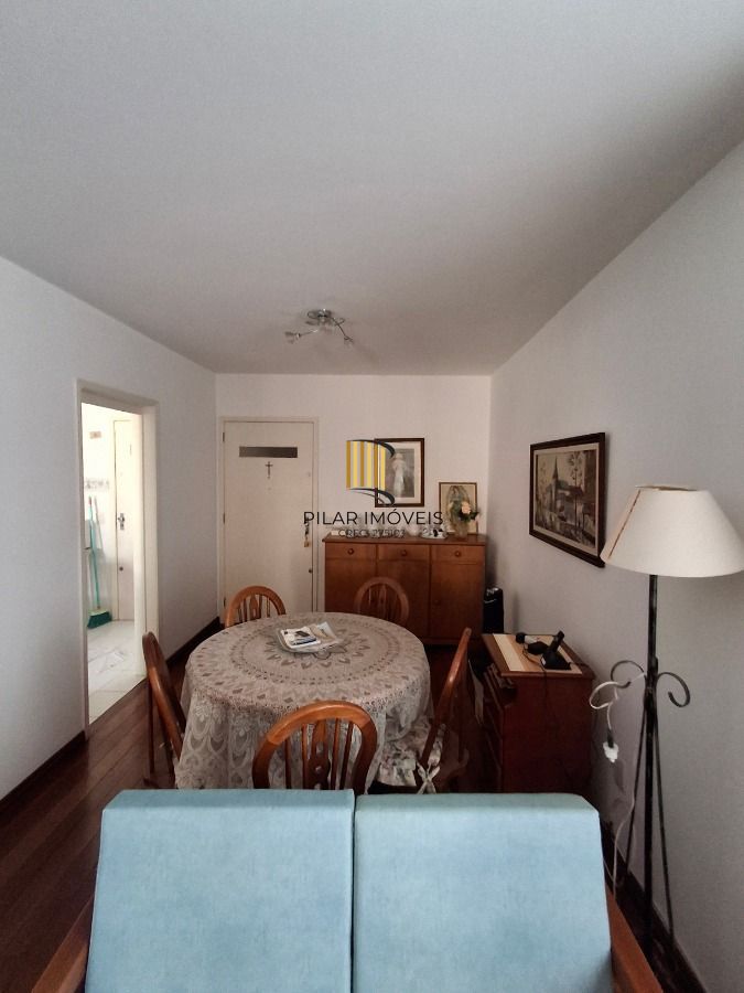 Apartamento de 2 dormitórios 76,90 m² de área privativa, com living para 2 ambientes com piso em tabuão