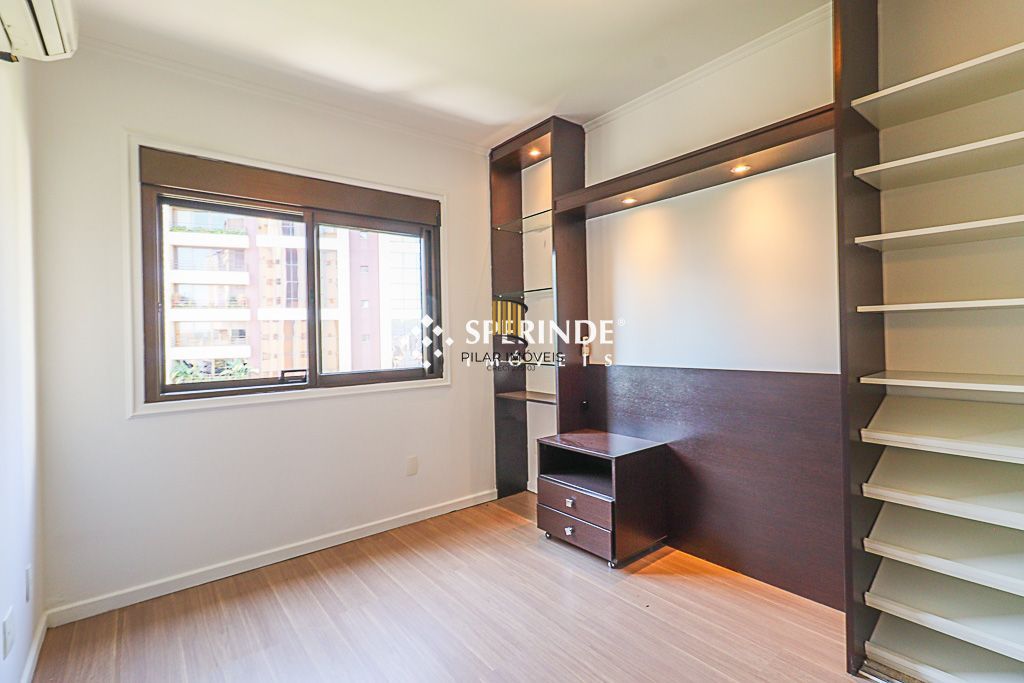 Apartamento de 1 dormitórios, 54,87 area privativa ,  e 1 vaga de garagem escriturada, no bairro Bela Vista em Porto Alegre