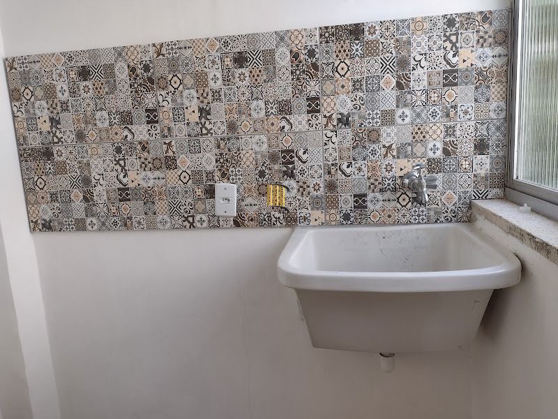 Apartamento 02 dormitórios com vaga na Lucas de Oliveira