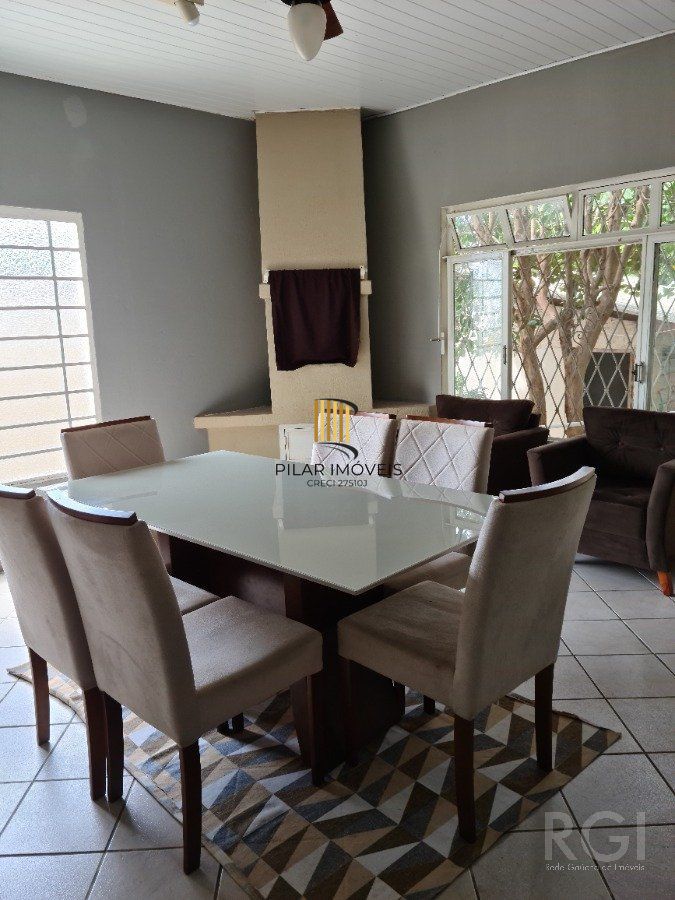Casa para Venda - 169.98m², 3 dormitórios, 4 vagas - Coronel Aparício Borges