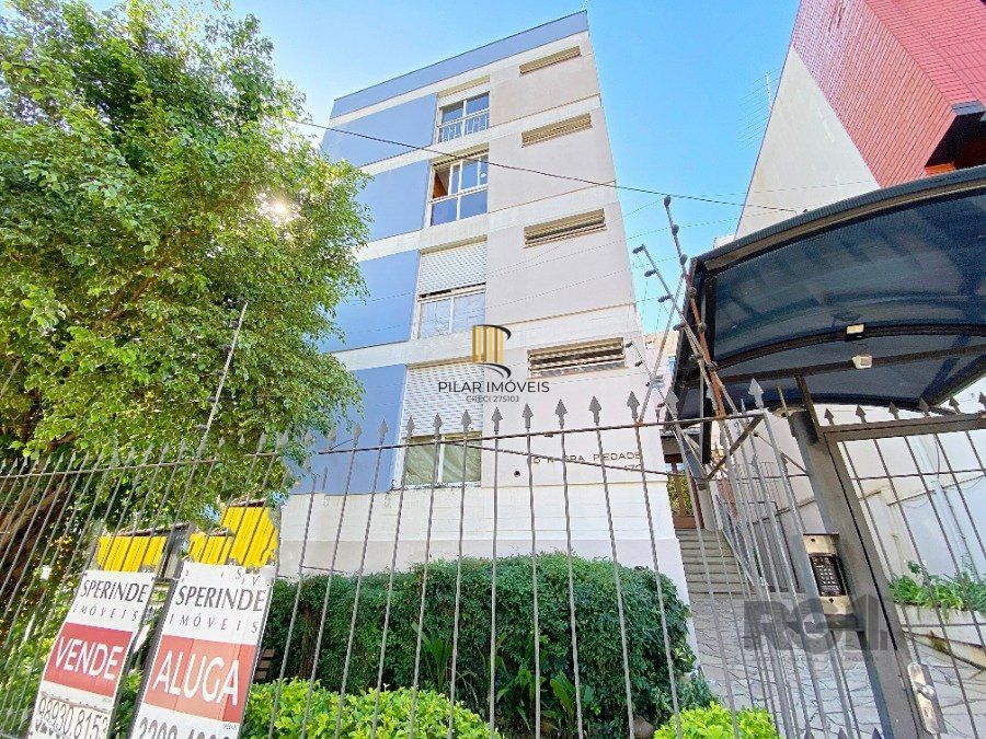 Apartamento 2 dormitórios com excelente localização, ventilado e iluminado., mobiliado, com churrasqueira ,  split nos quartos.