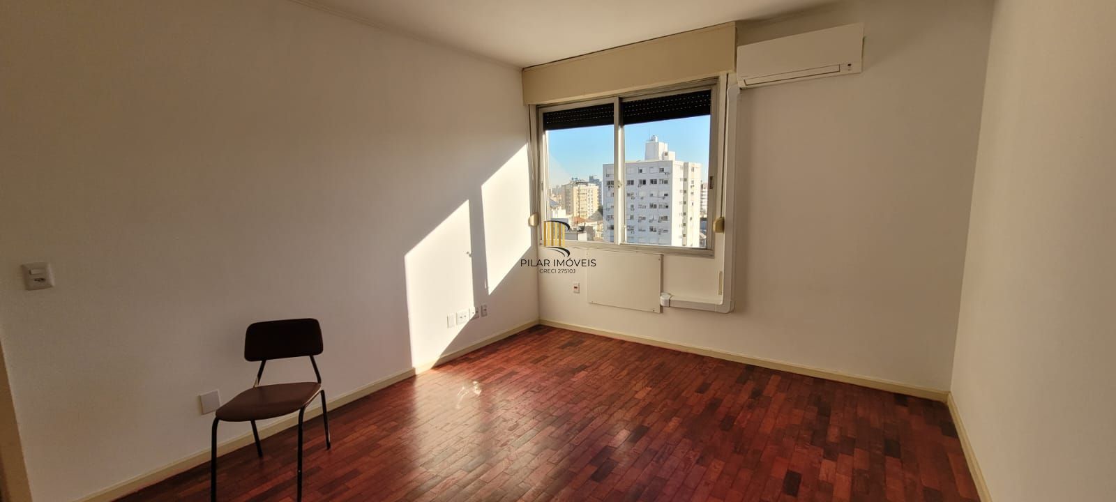 VENDA APARTAMENTO 3 DORMITÓRIOS, SUITE, GARAGEM, ELEVADOR, VISTA, EXCELENTE ORIENTAÇÃO SOLAR, BAIRRO RIO BRANCO JUNTO AO BOM FIM
