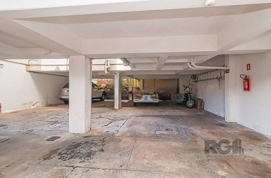 Apartamento de 2 Dormitórios no bairro Auxiliadora, próximo a Plínio Brasil Milano ,  com 1 vaga,