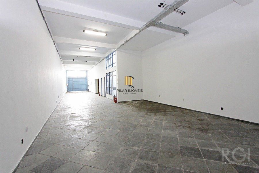 PRÉDIO COMERCIAL PARA SEDE DE EMPRESA COM  400 m²  na AVENIDA BAHIA, SÃO GERALDO,  JUNTO AO RESTAURANTE  KONKA Porto Alegre