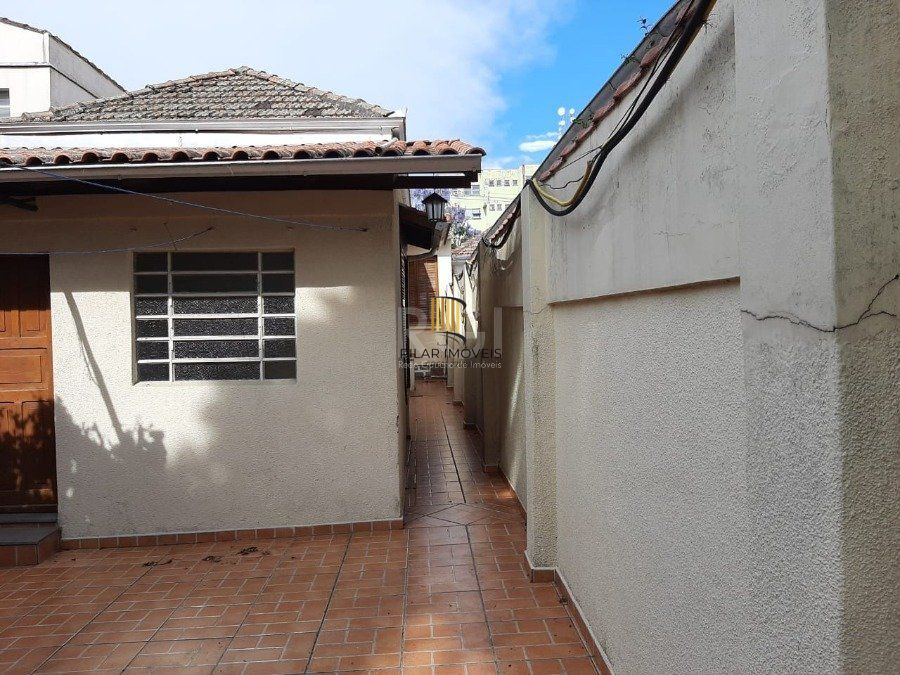 Casa para Venda - 150m², 3 dormitórios, sendo 1 suites, 4 vagas - Floresta