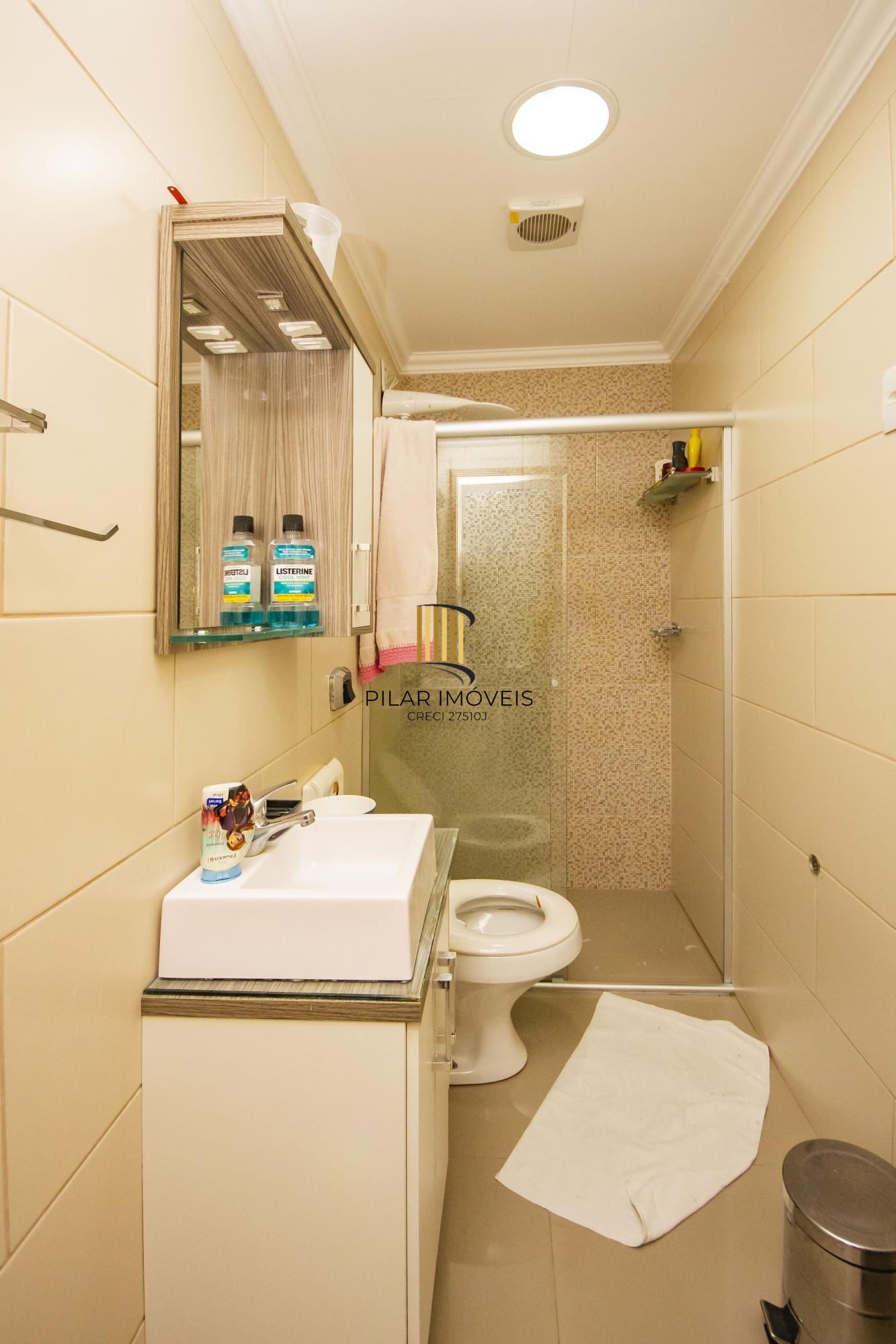 casa de rua com piscina