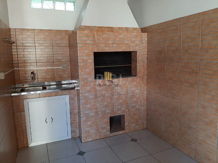 Casa para Venda - 150m², 3 dormitórios, sendo 1 suites, 4 vagas - Floresta