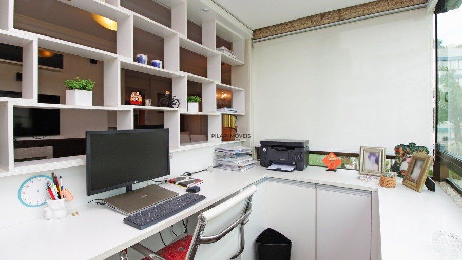 Apartamento para Venda  -  2 dormitórios,  1 suite,  andar alto,  LAREIRA, CHURRASQUEIRA 2 vagas - Petrópolis