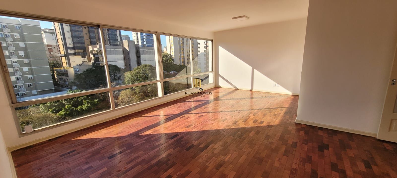 VENDA APARTAMENTO 3 DORMITÓRIOS, SUITE, GARAGEM, ELEVADOR, VISTA, EXCELENTE ORIENTAÇÃO SOLAR, BAIRRO RIO BRANCO JUNTO AO BOM FIM - Pilar Imóveis