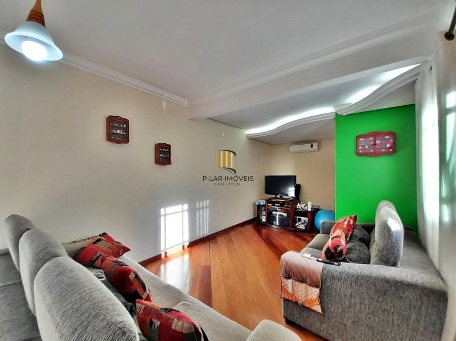 Casa 5 dormitórios no bairro Vila Nova