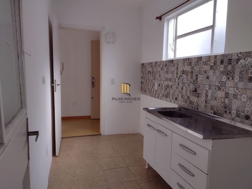 Apartamento 02 dormitórios com vaga na Lucas de Oliveira