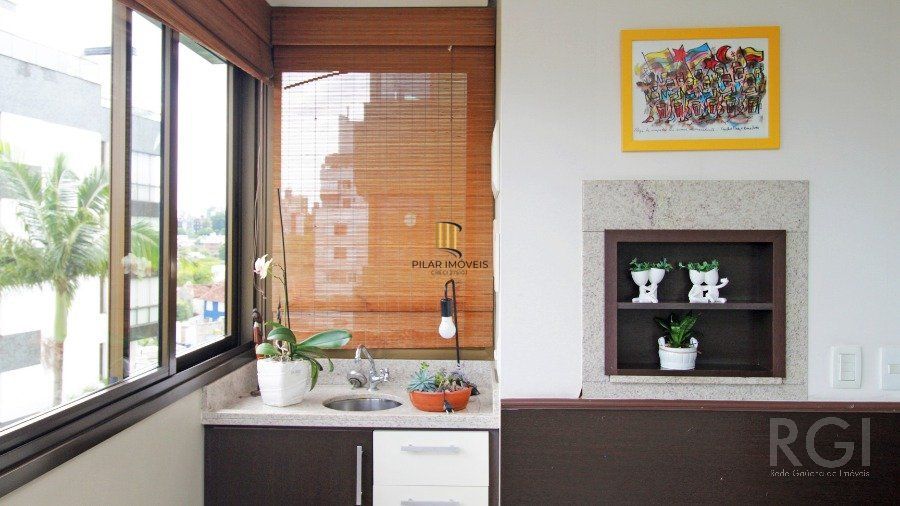 Apartamento para Venda  -  2 dormitórios,  1 suite,  andar alto,  LAREIRA, CHURRASQUEIRA 2 vagas - Petrópolis