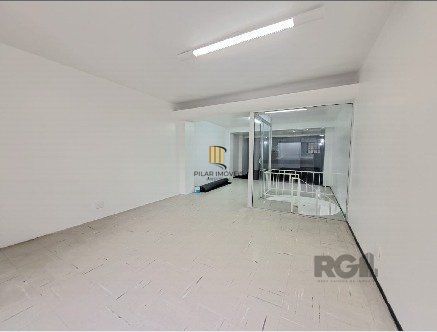 Loja Comercial na Rua Duque de Caxias - Centro Histórico, com 130,00m² privativos,