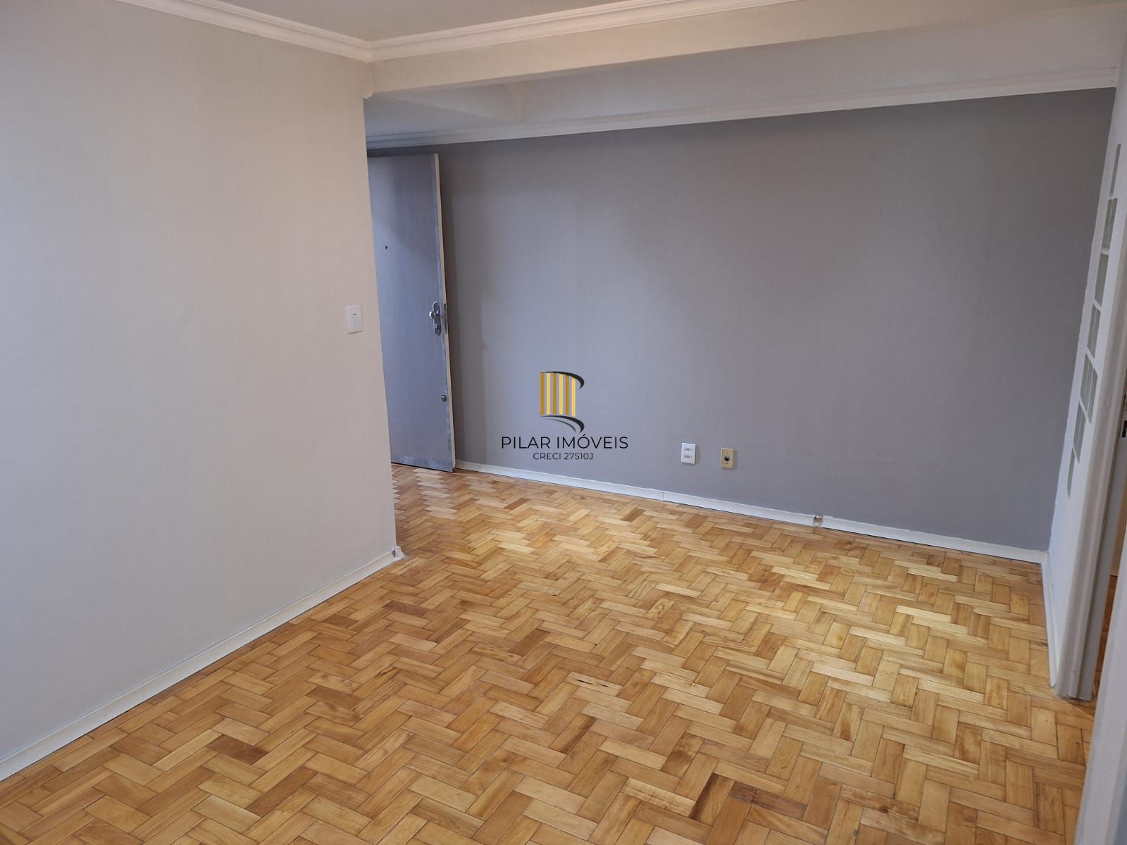 Sala coml. 42,61m2 c/divisórias, Rua Mostardeiro, Independência,R$190 mil