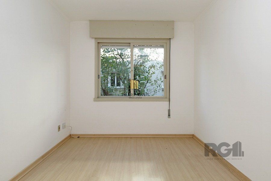 Apartamento a venda de 2 dormitórios na Rua Santa Cecilia Porto Alegre