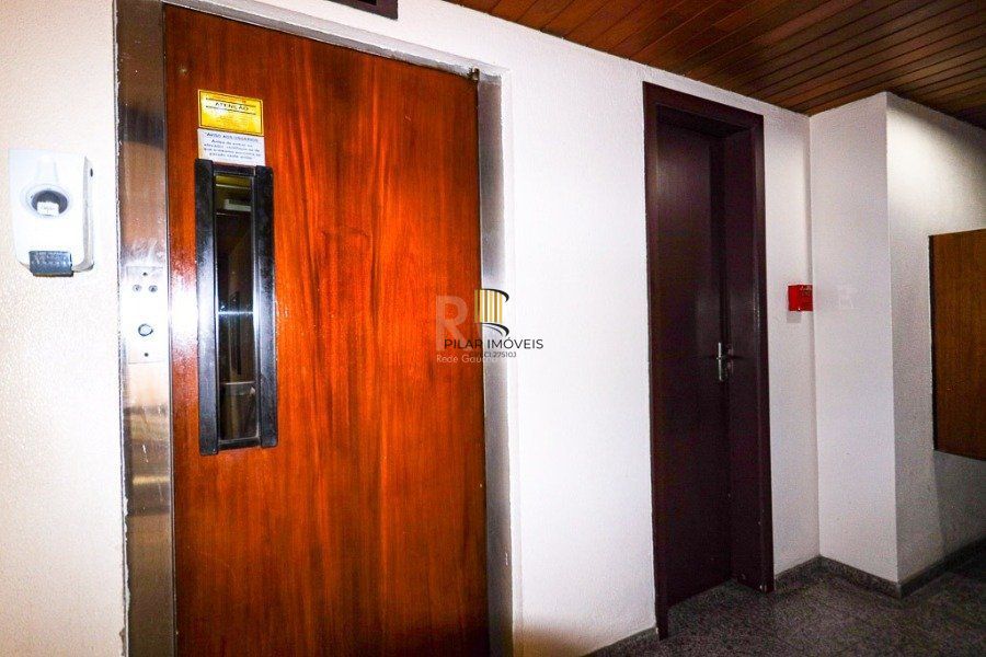 Apartamento para Venda - 172.8m², 3 dormitórios, sendo 1 suites, 1 vaga - Menino Deus