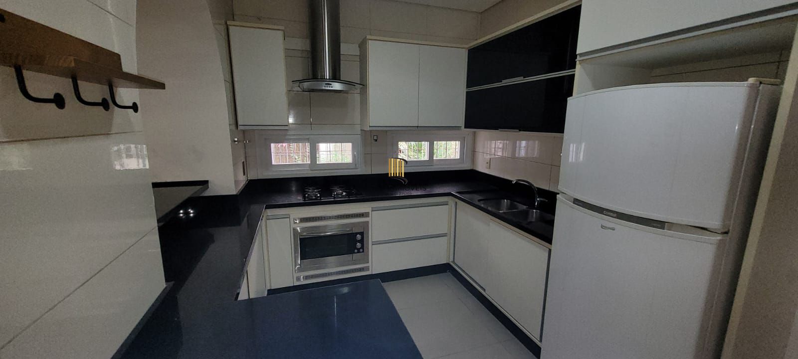 Casa 4 quartos reformada na Rua Andre Poente, residencial com potencial para comercial Próximo Hospital Moinhos de Vento