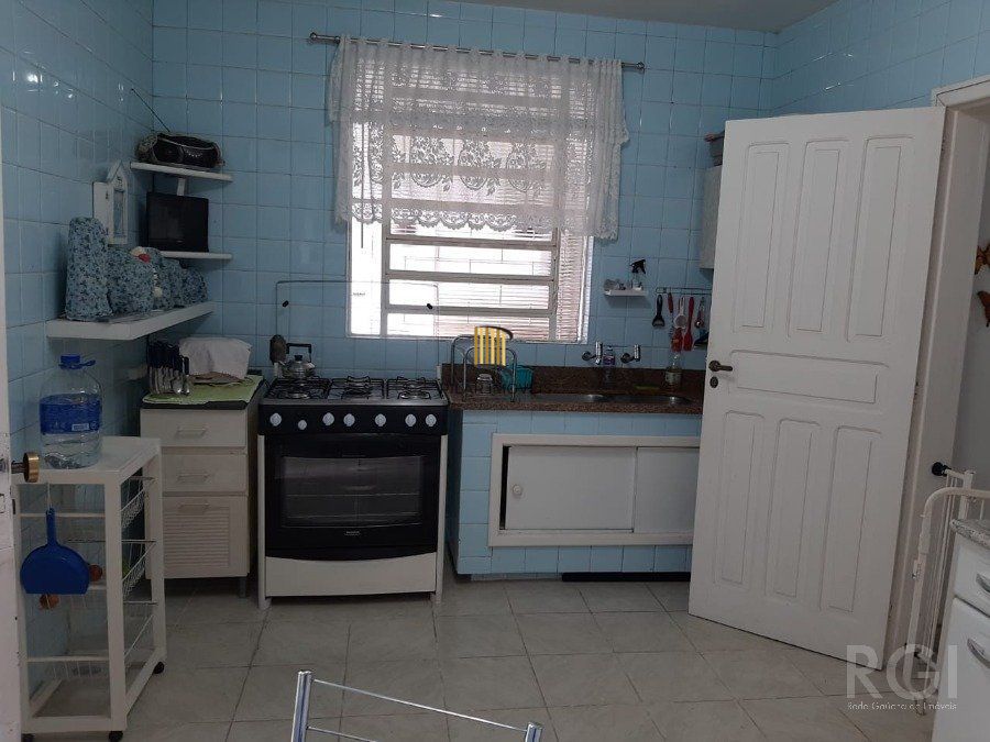 Casa para Venda - 136.6m², 4 dormitórios, 2 vagas - Rio Branco