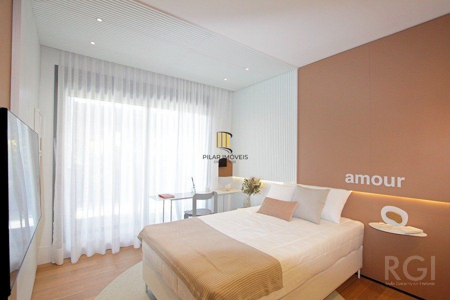 Apartamento para Venda - 230m², 3 dormitórios, sendo 3 suites, 3 vagas - Petrópolis