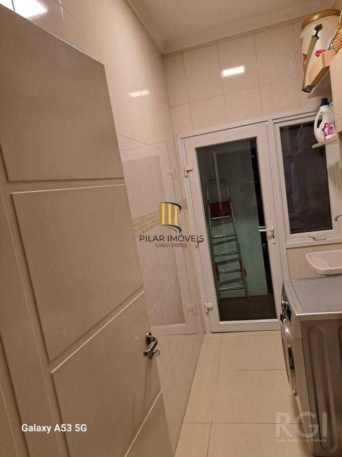 CASA 4 SUITES CONDOMÍNIO FECHADO