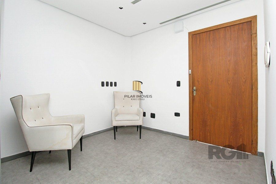 Conjunto com 171,46m² área privativa, com 1 vaga de garagem.