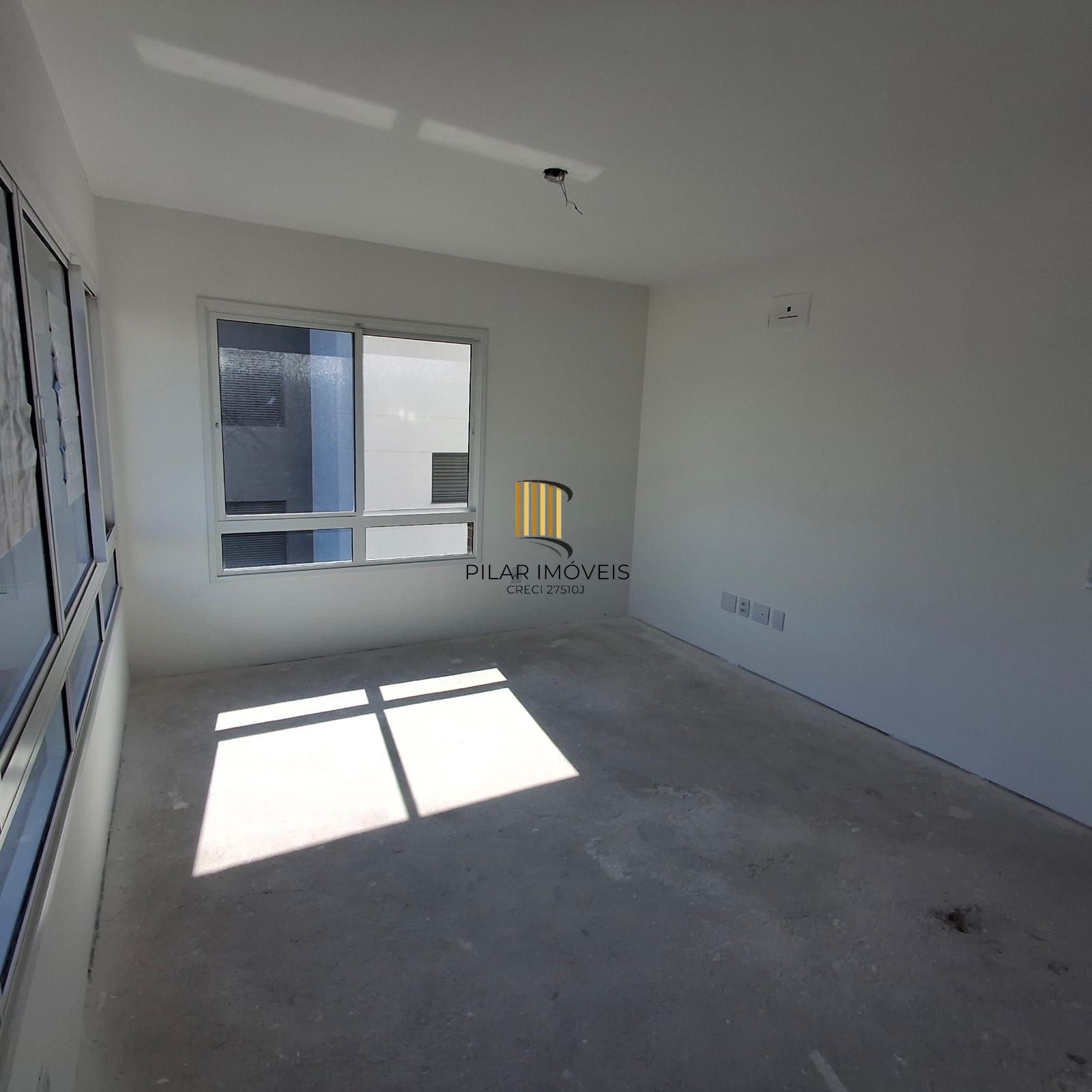 Apartamento para Venda - 69.96m², 2 dormitórios, sendo 2 suites, 1 vaga - Moinhos de Vento