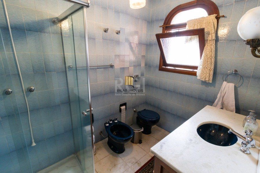 Casa para Venda - 500m², 4 dormitórios, sendo 1 suites, 5 vagas - Boa Vista
