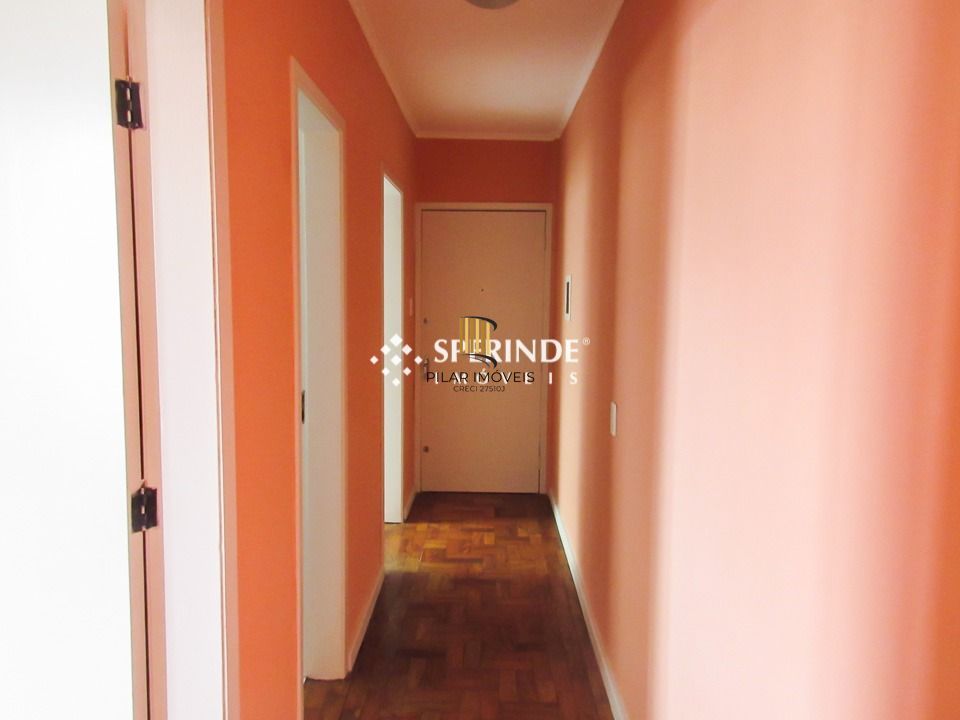 Apartamento de 01 dorm com sacada e cozinha e banheiro reformados