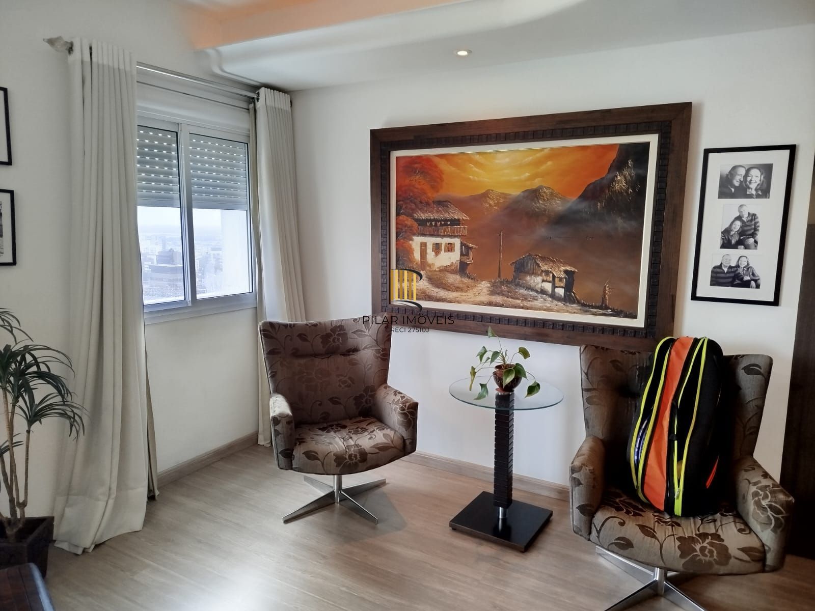 Apartamento Venda  03 dormitórios, transformado em 2 com living extendido.