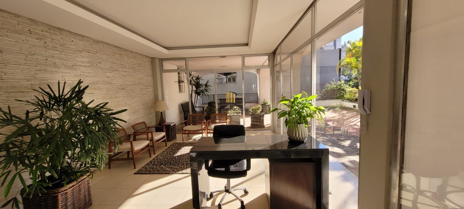 VENDA APARTAMENTO 3 DORMITÓRIOS, SUITE, GARAGEM, ELEVADOR, VISTA, EXCELENTE ORIENTAÇÃO SOLAR, BAIRRO RIO BRANCO JUNTO AO BOM FIM