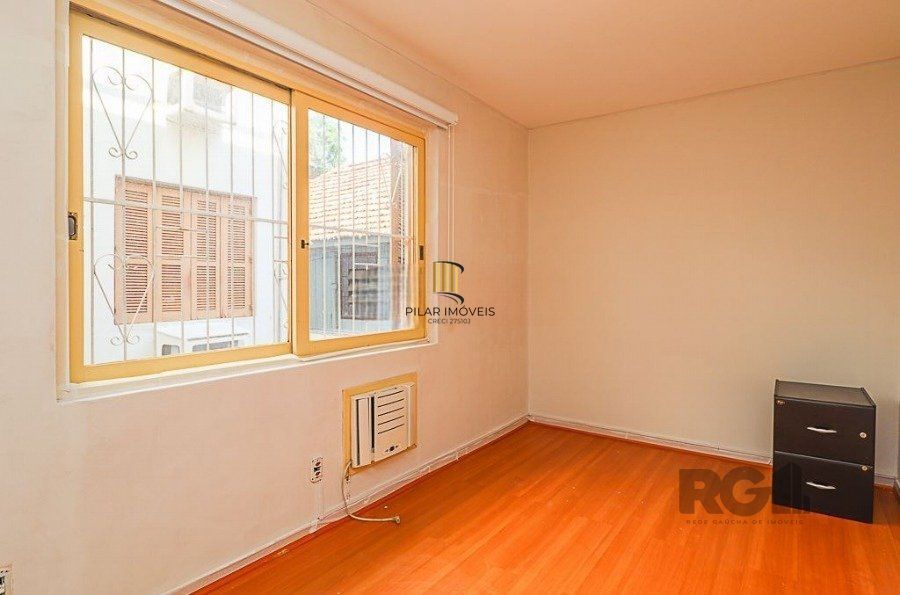 Apartamento de 2 Dormitórios no bairro Auxiliadora, próximo a Plínio Brasil Milano ,  com 1 vaga,