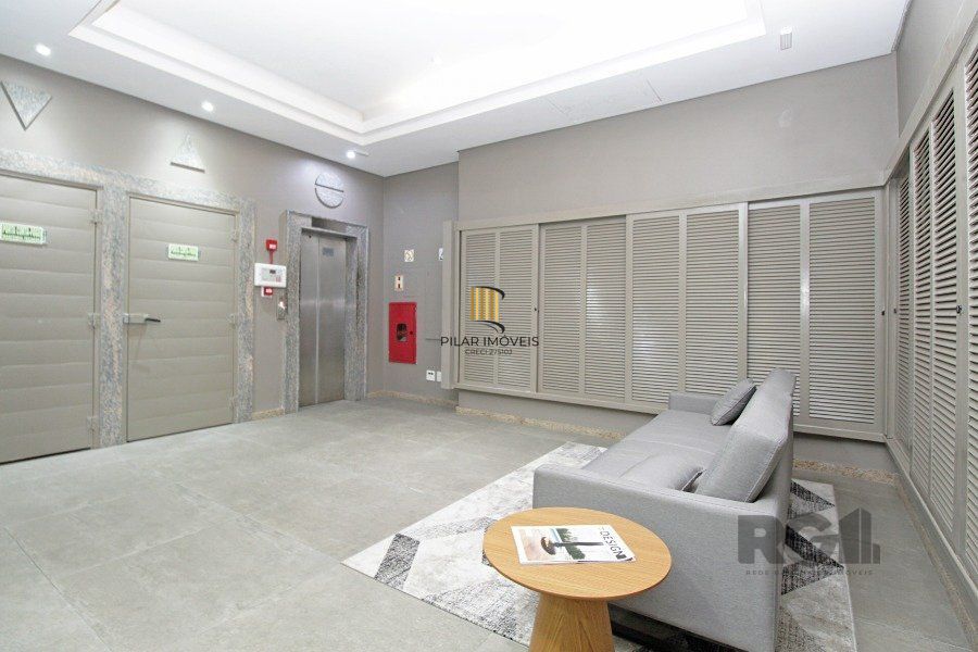 Conjunto com 171,46m² área privativa, com 1 vaga de garagem.