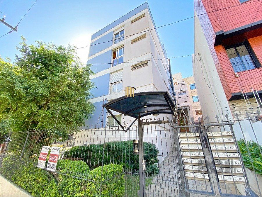 Apartamento 2 dormitórios com excelente localização, ventilado e iluminado., mobiliado, com churrasqueira ,  split nos quartos.