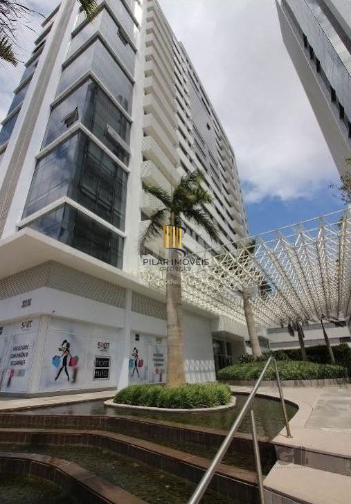 AMPLO CONJUNTO COMERCIAL COM 81 M2