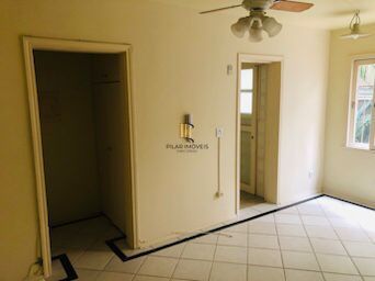 Apto. 59,82 m2 02 dorms. com sacadas, a.serv. amplo living, na Lucas de Oliveira, Petrop.