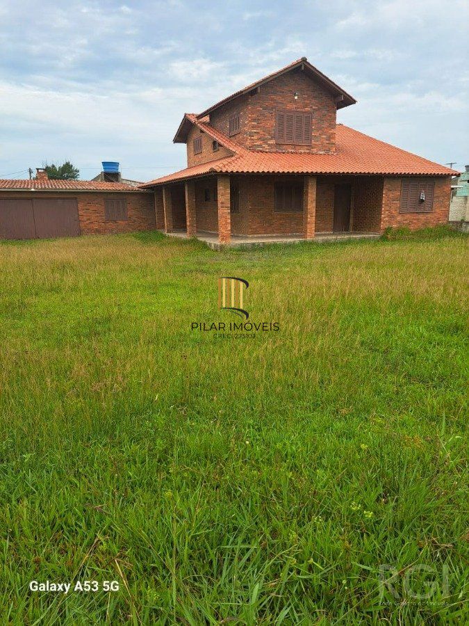 Casa para Venda - 248.88m², 3 dormitórios, sendo 4 suites, 2 vagas - Centro