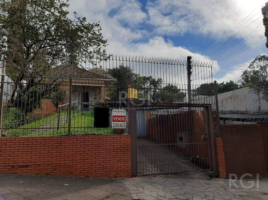 Excelente terreno na Honório Silveira Dias com 11,00 de frente, no meio aumenta para 13,40 m e 58,00 Próximo Zaffari Higienópolis