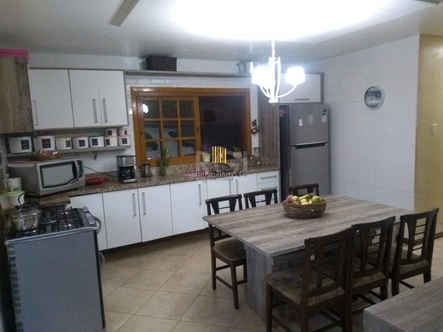 Casa para Venda - 160m², 3 dormitórios, sendo 1 suites, 4 vagas - Querência