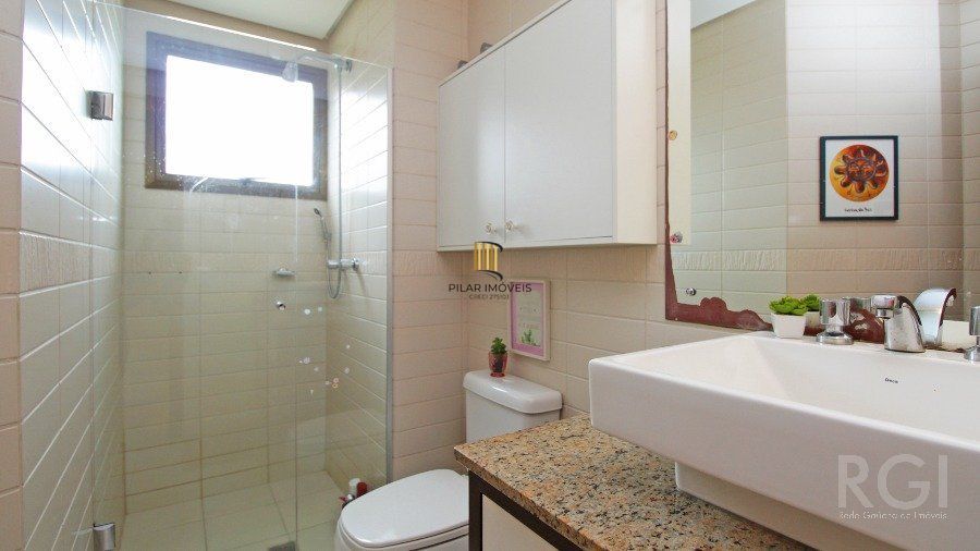 Apartamento para Venda  -  2 dormitórios,  1 suite,  andar alto,  LAREIRA, CHURRASQUEIRA 2 vagas - Petrópolis