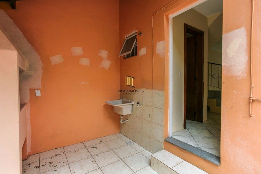 Casa de Condomínio 3 dormitórios no bairro Lomba do Pinheiro