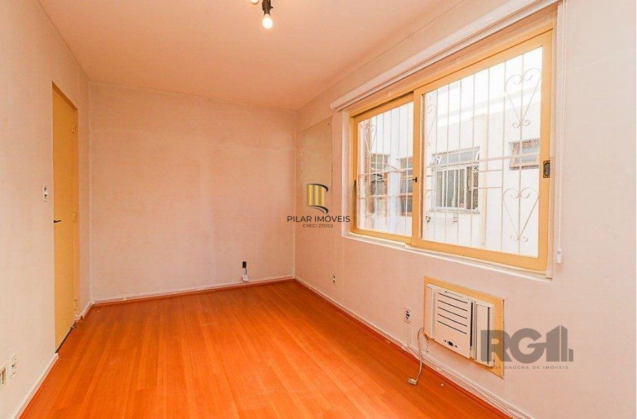 Apartamento de 2 Dormitórios no bairro Auxiliadora, próximo a Plínio Brasil Milano ,  com 1 vaga,