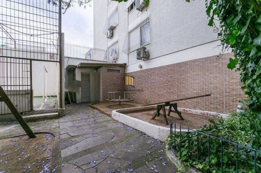 Apartamento a venda de 2 dormitórios na Rua Santa Cecilia Porto Alegre