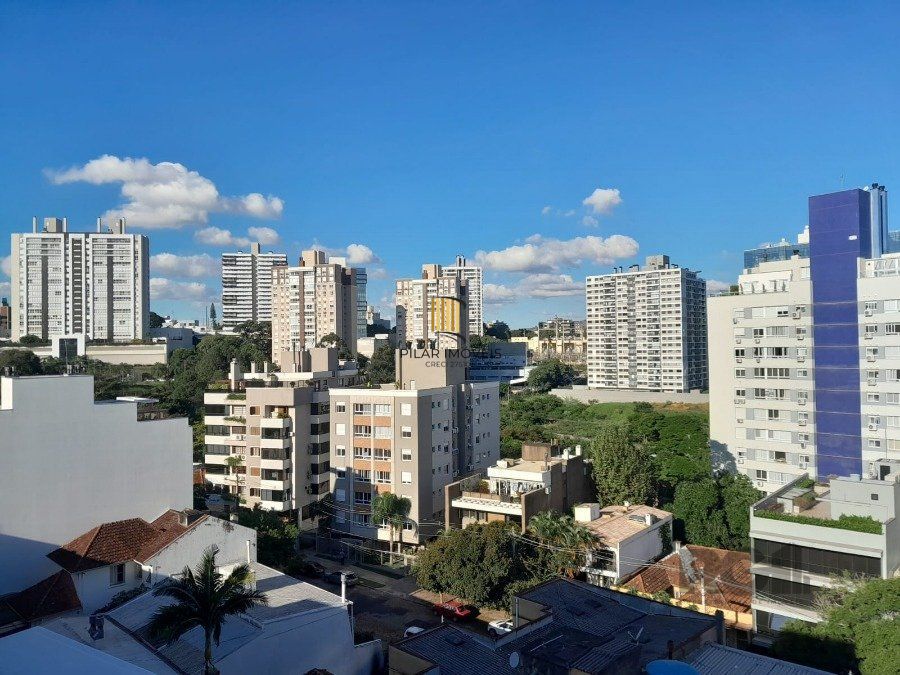 Sala duplex, 67,5m² privativos, boa orientação solar, fundos para a Protásio Alves