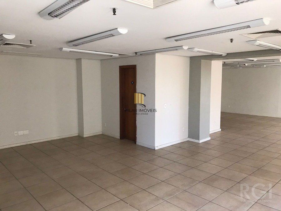 Conjunto/Sala para Venda - 90m², 0 dormitórios, Centro